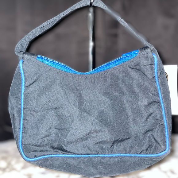 Vintage Reebok - Picture 2 of 2